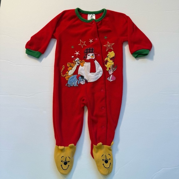 Disney Red footie pjs Pooh Eeyore piglet tigger snowman size 9-12 Christmas - Picture 2 of 7